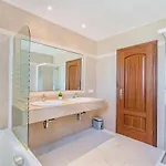 Villa Quiros 2 *