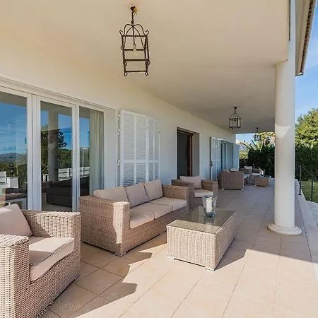 Quiros 2 Villa *