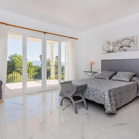 Quiros 2 Villa *
