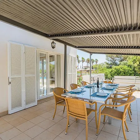 Villa Quiros 2 *