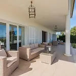 Quiros 2 Villa *